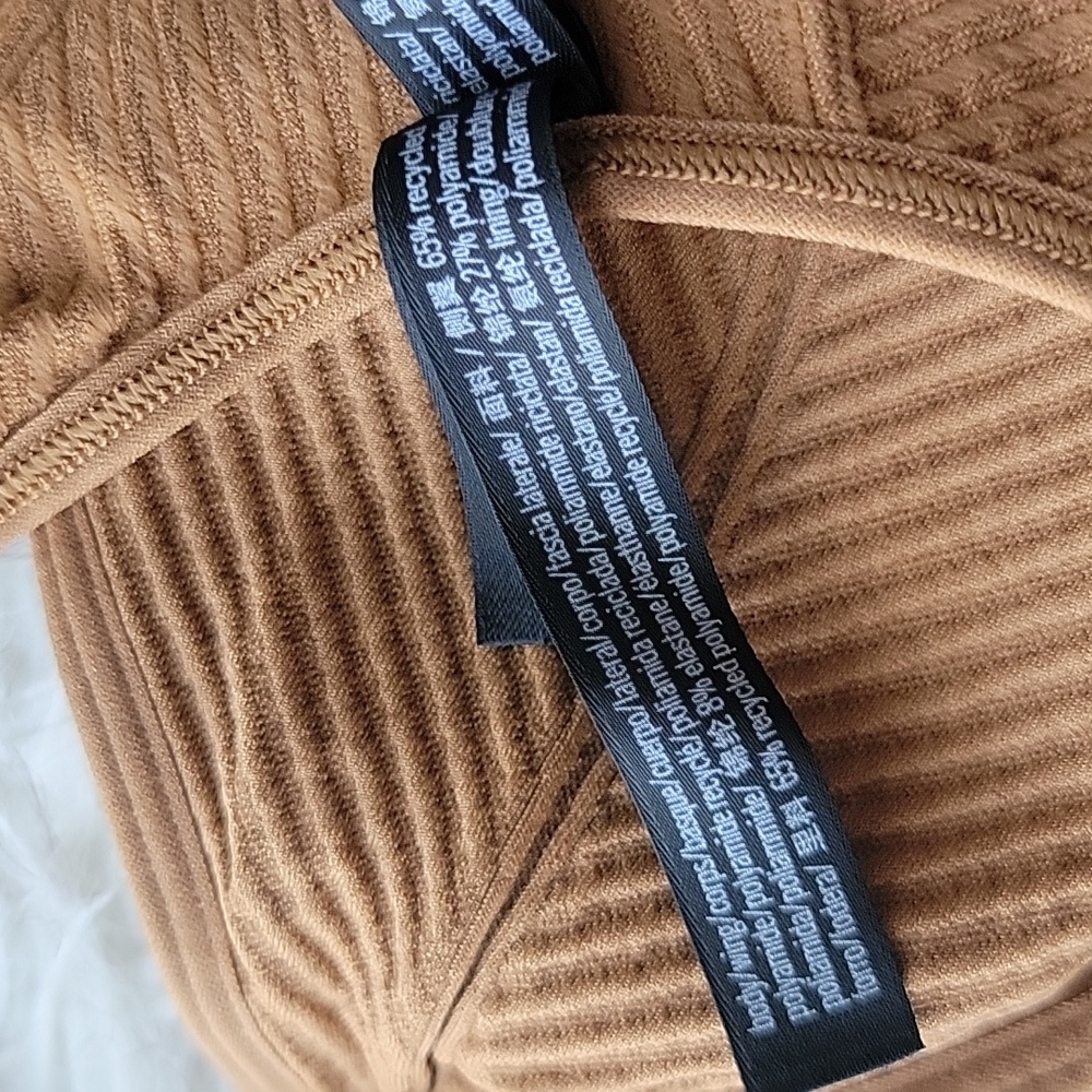 Ribbed Racerback Sports Bra - Picture 9 of 10